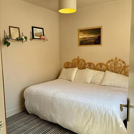 Salty Escape Hosted By Pedro Apartment *